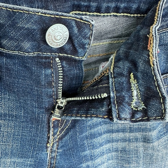 True Religion Joey Flare Cut-Off Crop Jeans Medium Wash Size 29 - Picture 6 of 10